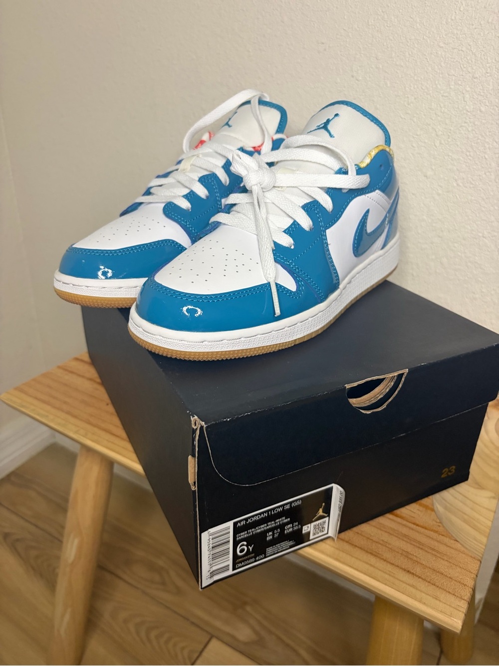Jordan Kids Low-Top Sneakers in White & Blue with Gum Outsole